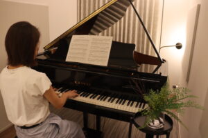 ピアノ室(ドーマイヤー様)